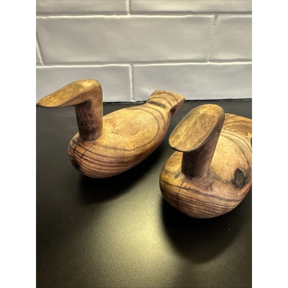 RARE ANTIQUE PRIMITIVE HAND‎ CARVED PAIR OF WOODEN DUCKS